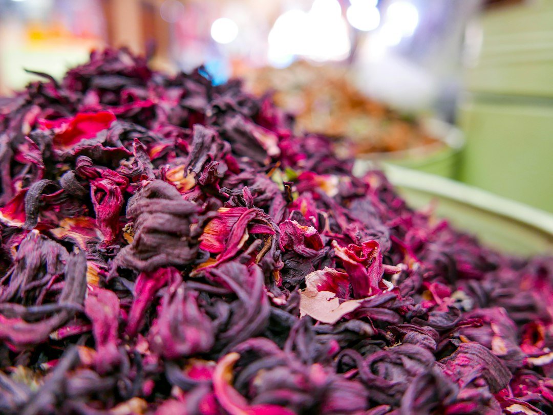 Dried hibiscus flowers for commercial food and beverage ingredient supply